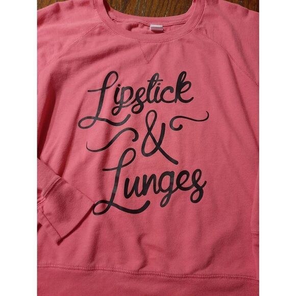 Medium LAT Pink Black Lipstick and Lunges Pullover Shirt Lightweight Sweatshirt - Picture 2 of 3